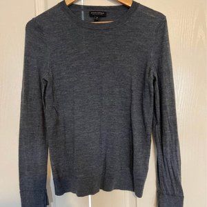 Banana Republic Women's Grey Sweater - Size Medium